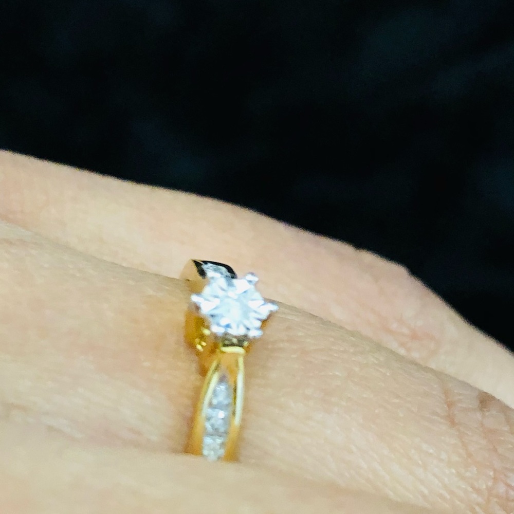 Diamond Engagement Solitaire ring - Picture 4 of 12